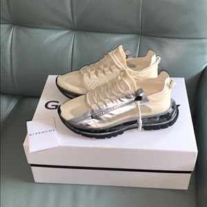 GIVENCHY  Spectre Low Top Sneaker